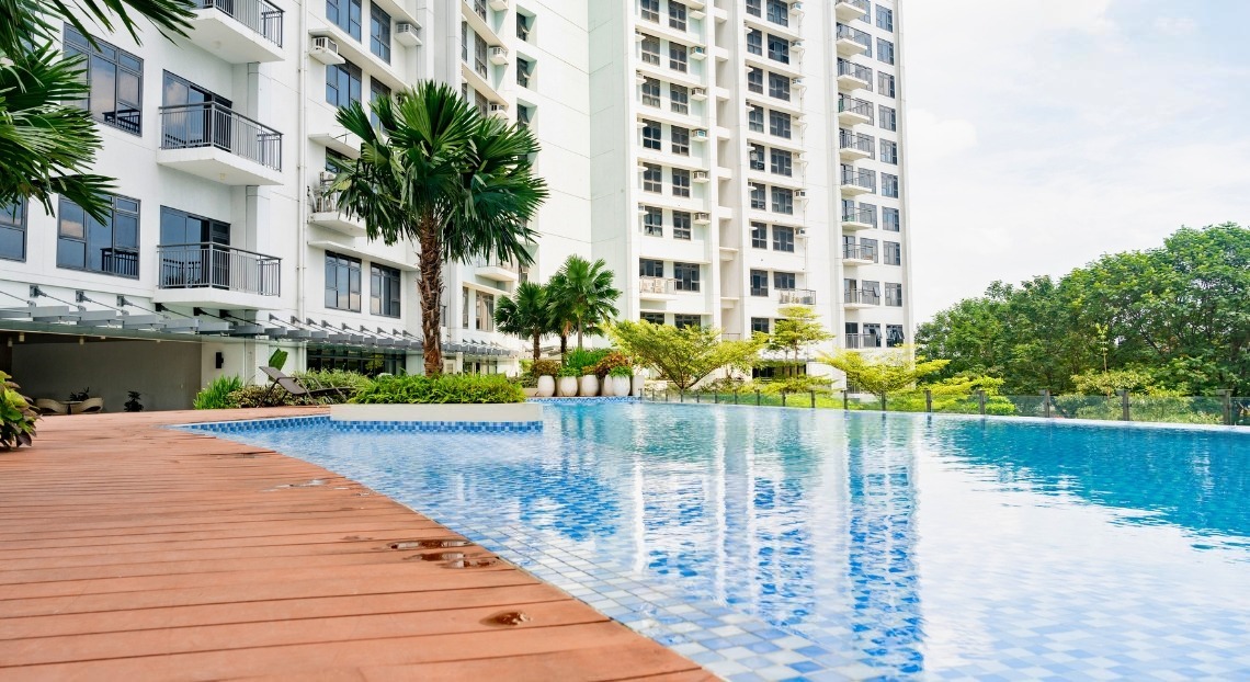 Rooftop pool